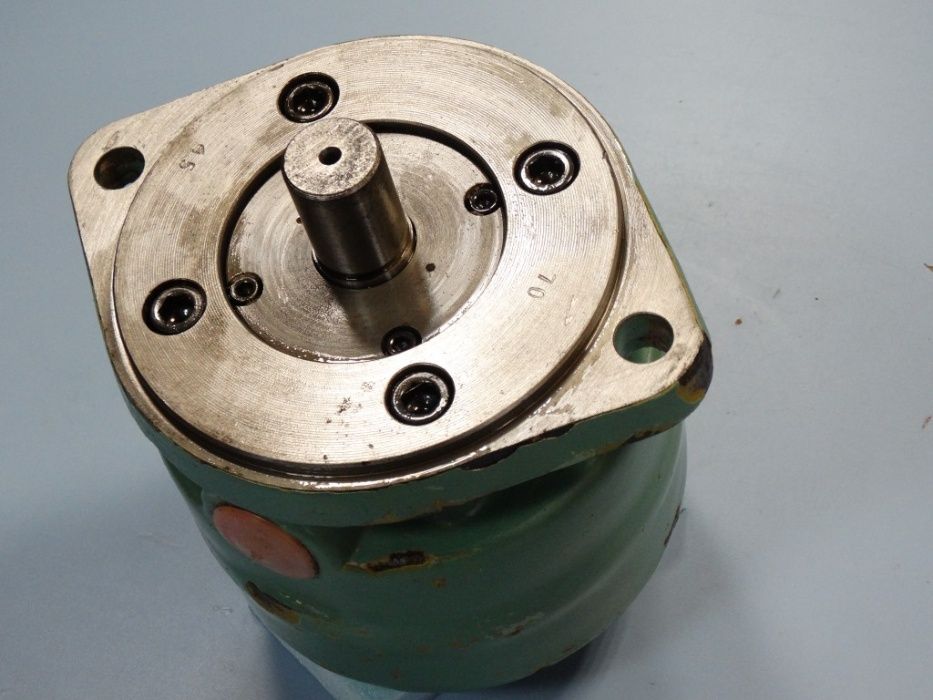 хидравлична помпа F12-2M