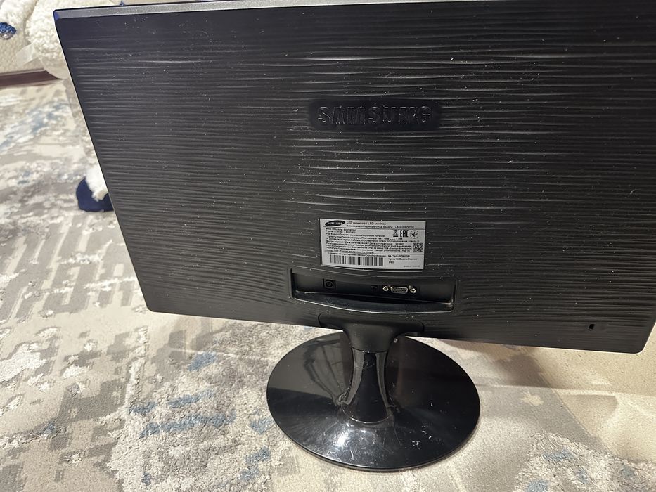 Продам монитор компьютерный