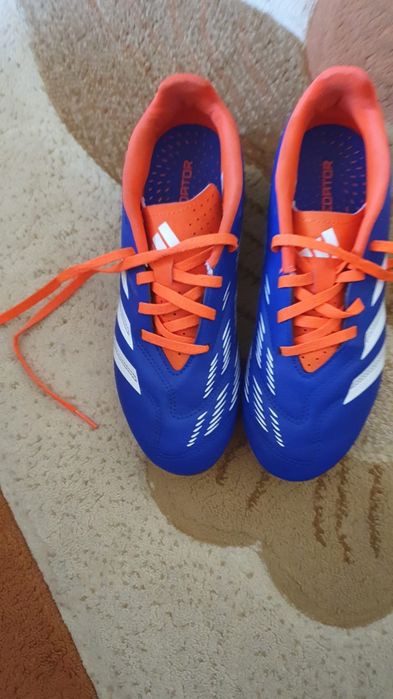 Vand adidasi de fotbal