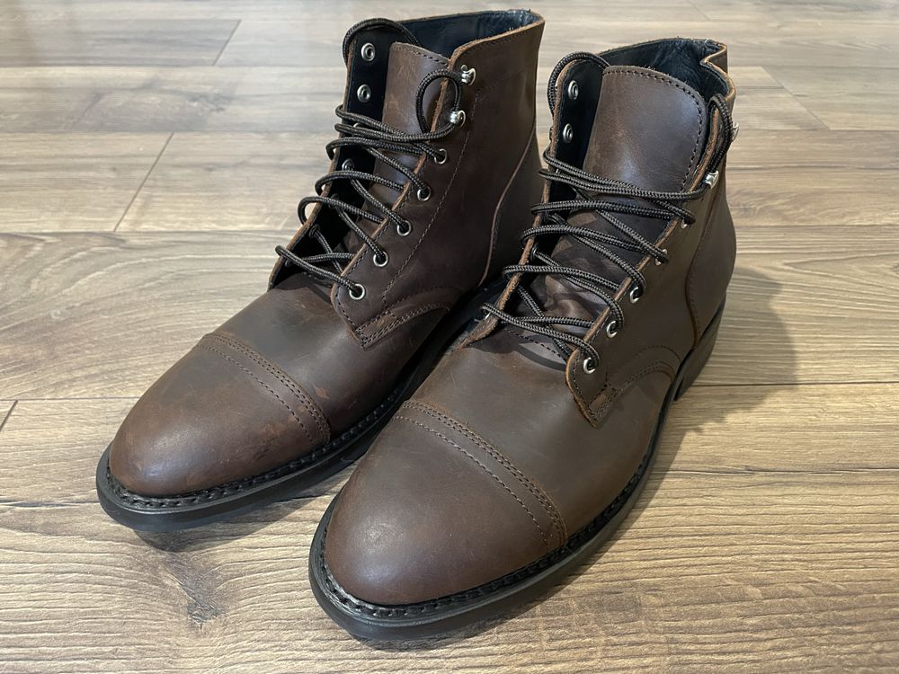 Ghete barbati Captain de la Thursday Boot Co.