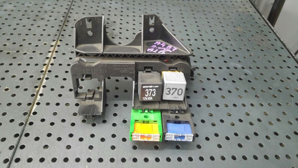 Bloc relee audi a4 b7 8e 8e1937503