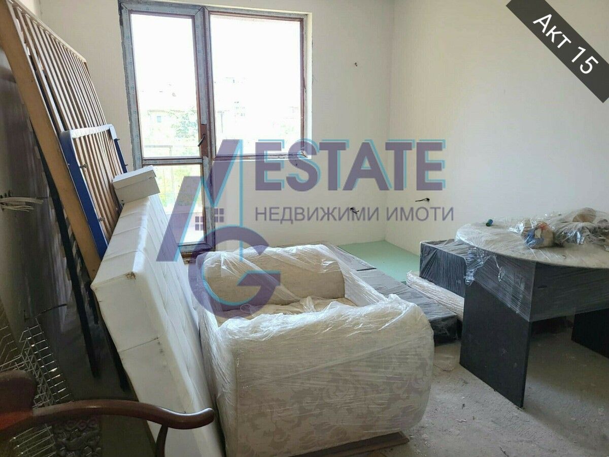 Тристаен апартамент в гр. София, жк. Зона Б-19