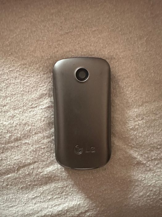 Cu incarcator telefon Lg cu butoane