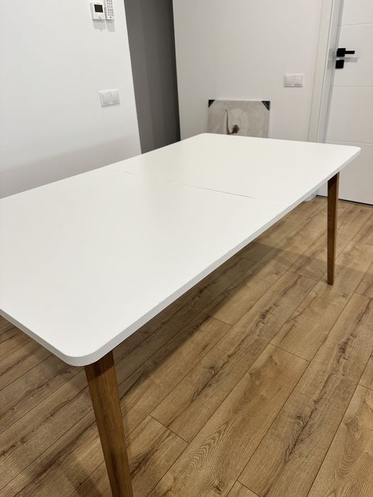 Masa dining extensibila