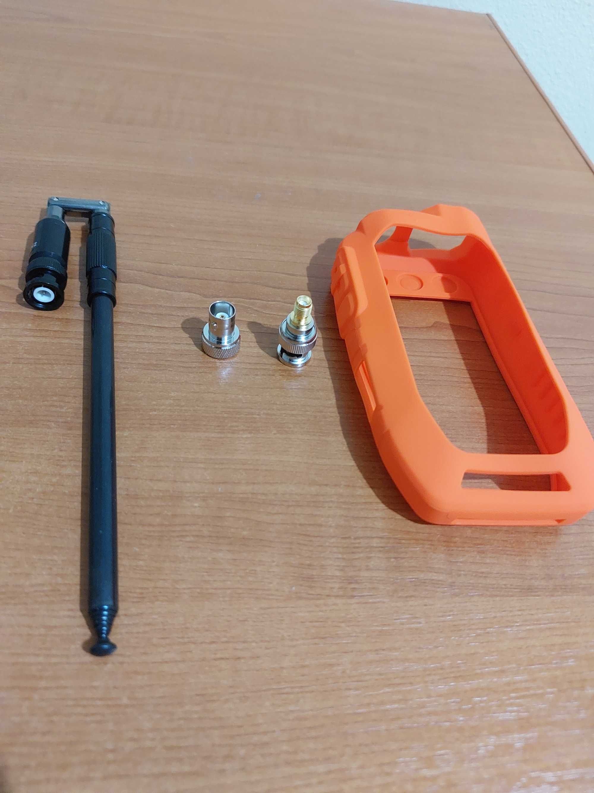 Huse Garmin Alpha 200, antene telescopice, conectori pentru antena.