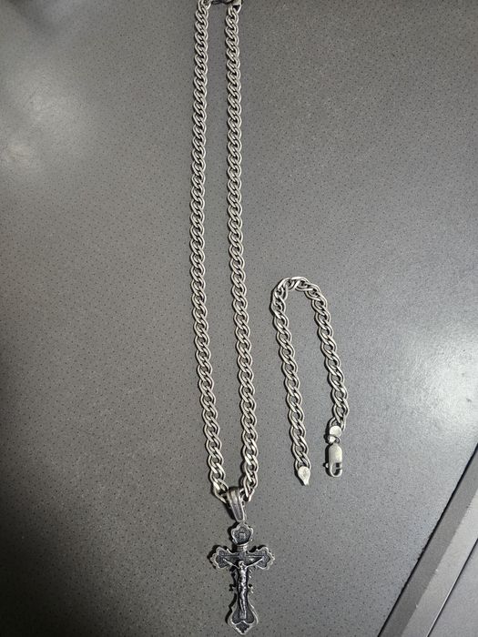 Продам  цепочку серебро