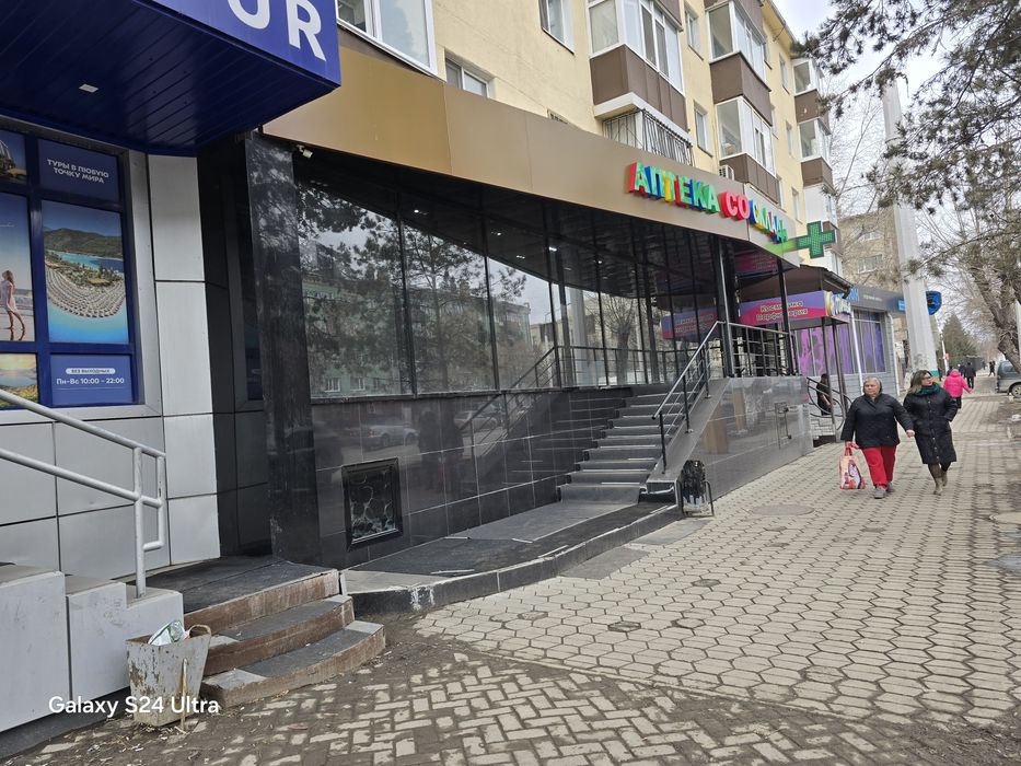 Коммерческое помещение в центре города, первая линия