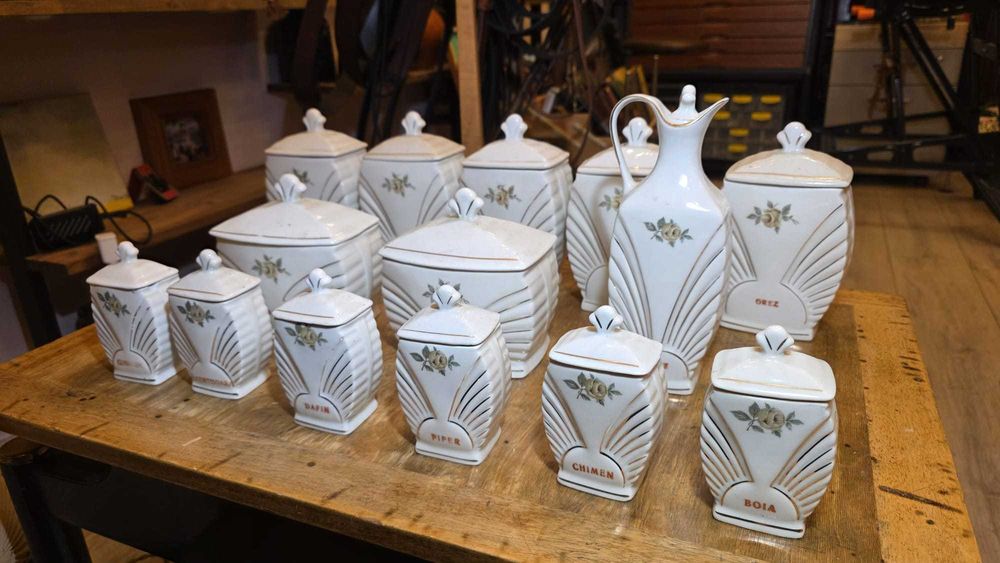 Set vintage din portelan pentru bucatarie