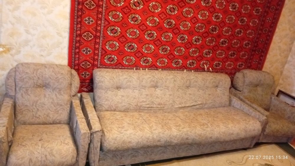 Продается диван и два кресла б/у