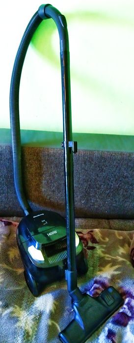 Продам Пылесос Elenberg