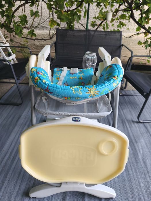 Vând scaun de masa Chicco