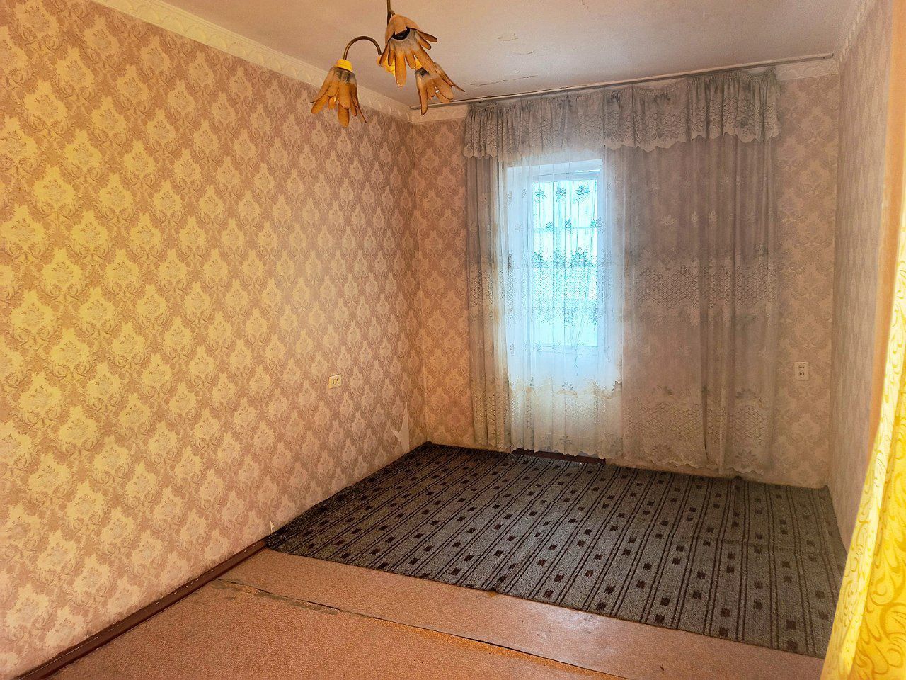 Продаётся квартира 2-ух комнатная без ремонта!