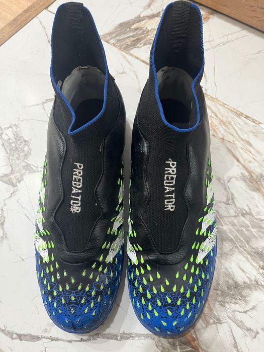 Спортивная обувь