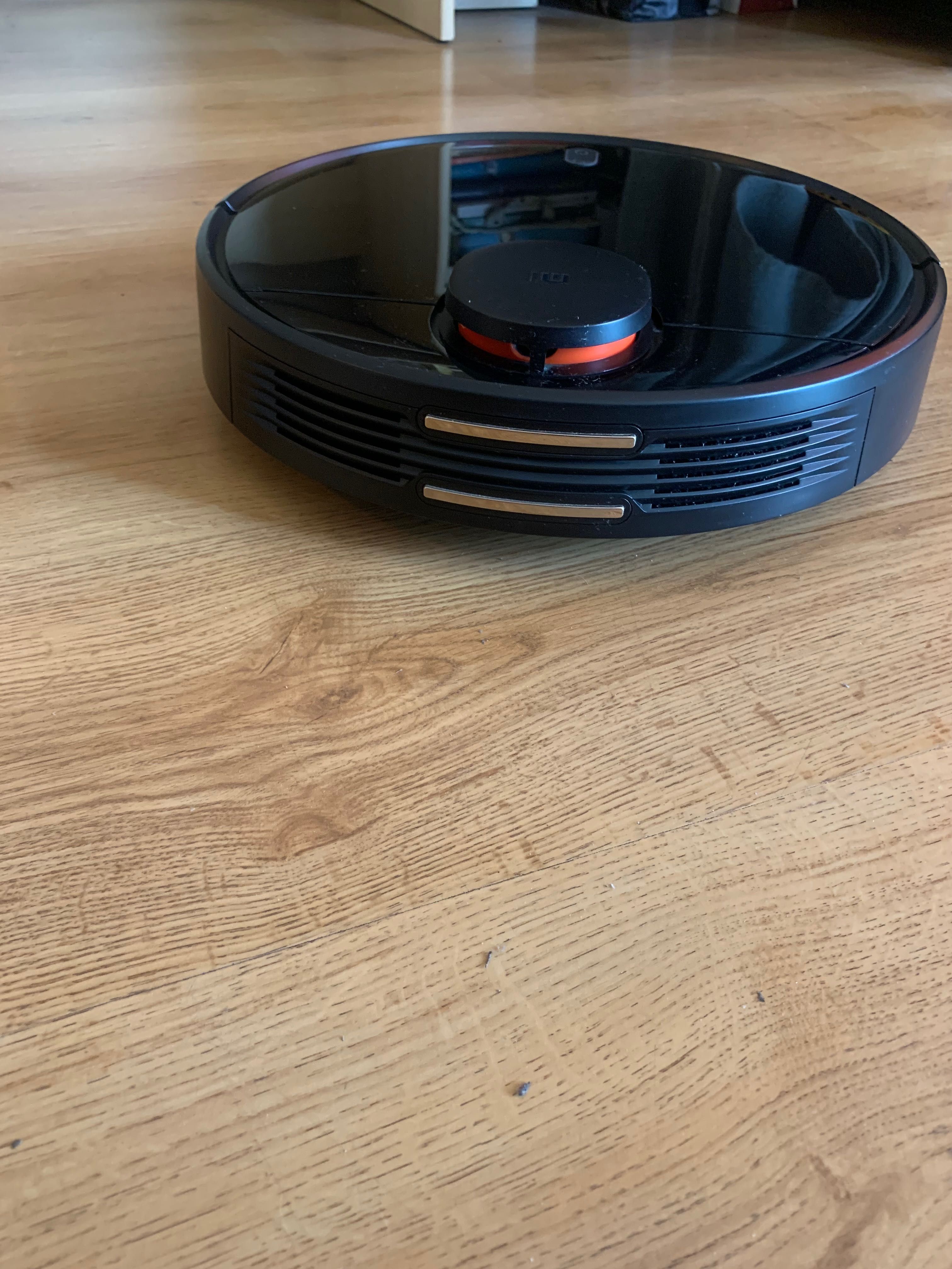 Продавам Mi robot vacuum Mop P