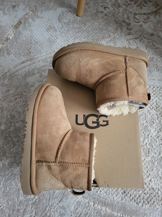 Cizme UGG kid's classic mini II marime EU 31(19,5)