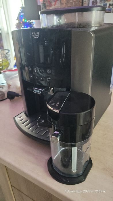 Кафе-автомат KRUPS със система за капучино