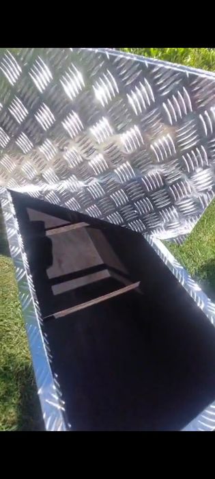 Ghivece și jardiniere mari din tabla Aluminiu striata, foi mari tabla