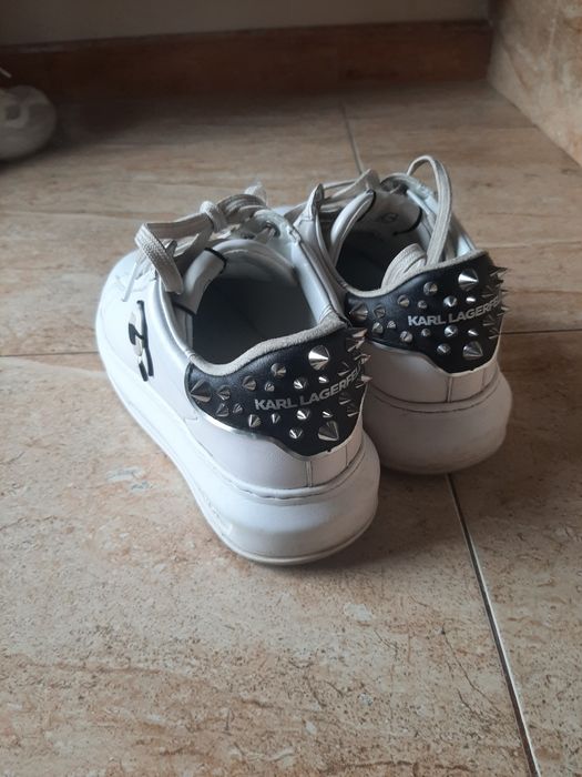 Karl Lagerfeld в много добро състояние!