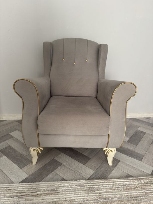 Продается кресло очень хороший состояние