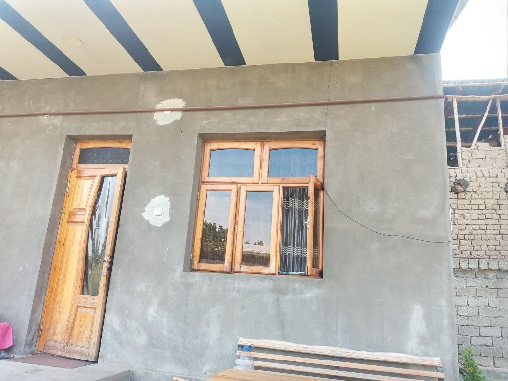 Uchaska  sotiladi  10 sotix  srochna