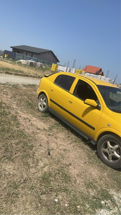 vand  sau schimb opel astra g