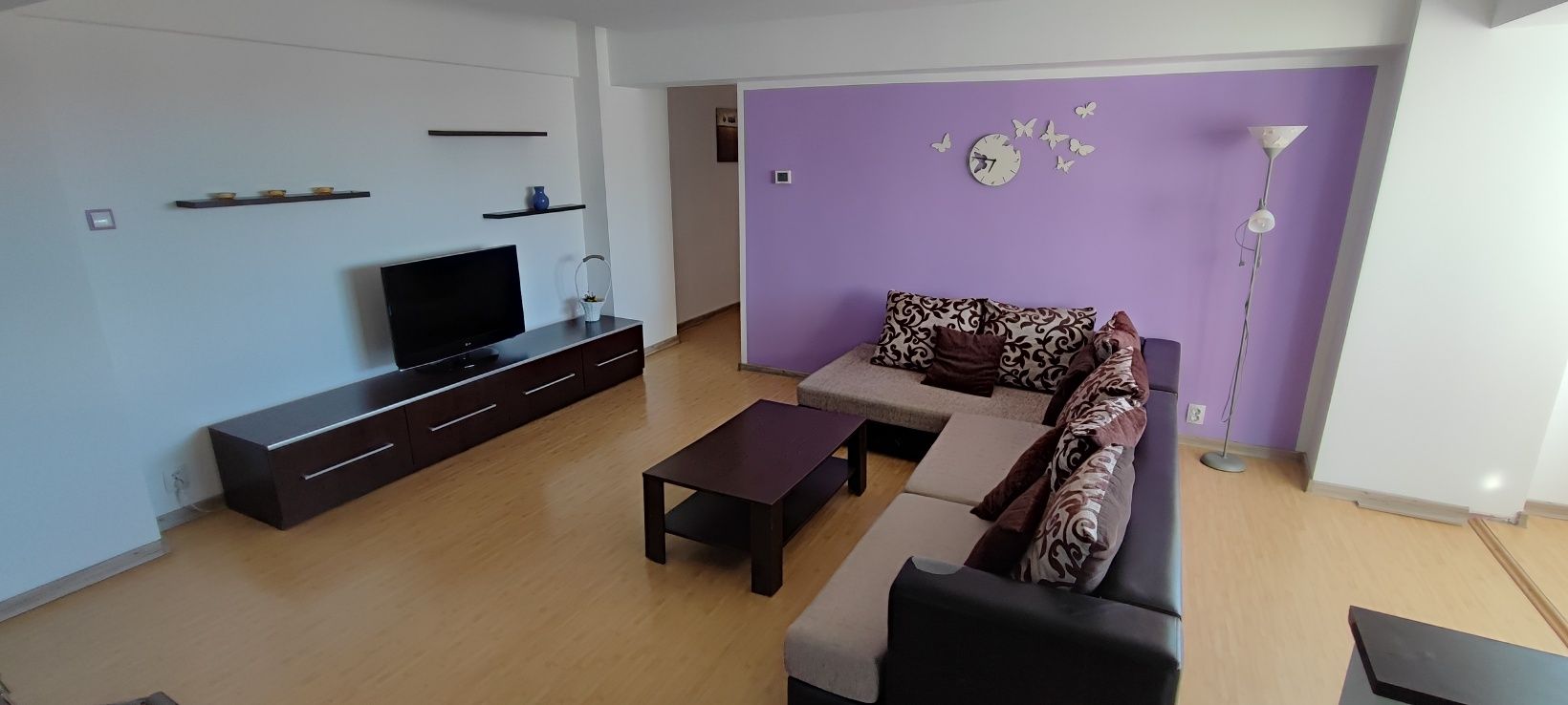 Dau in Chirie apartament 3 camere,zona Ultracentrala ,deasupra la CEC
