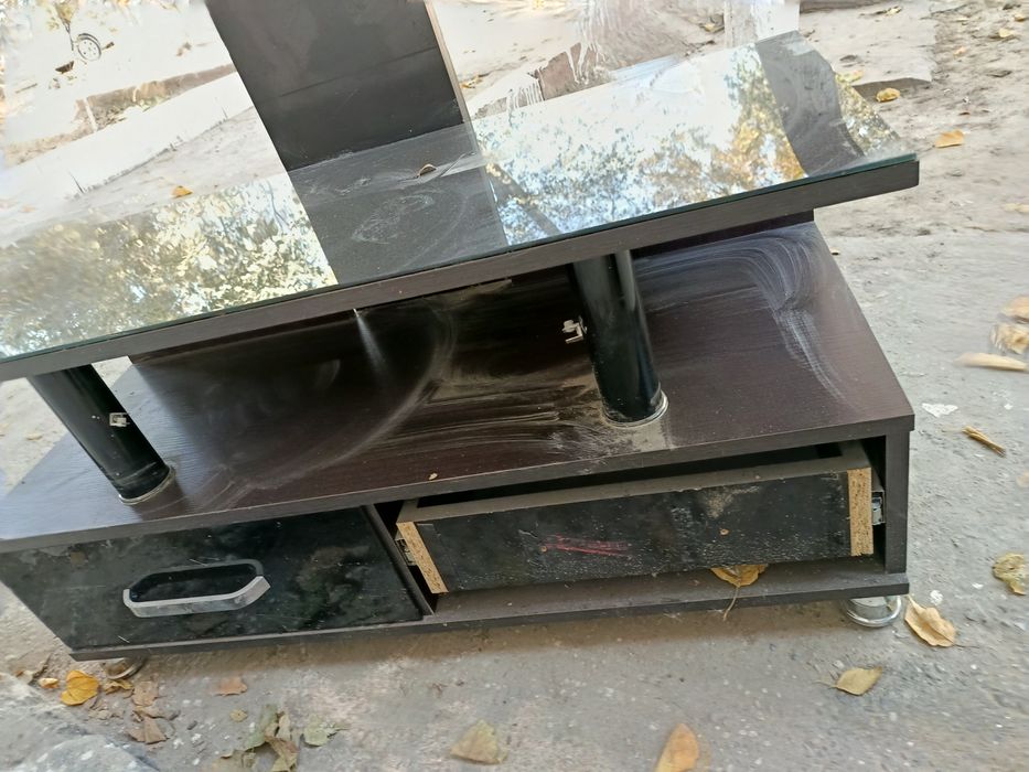 Televizor podstavka 300.000