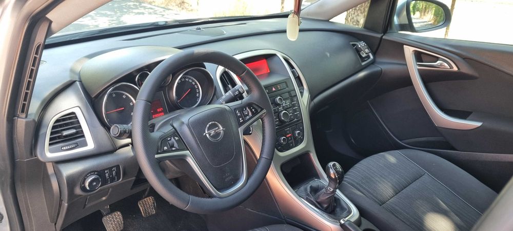 Opel Astra J 1.7 CDTI 110 CP Euro 5 Hatchback An Fab.2011