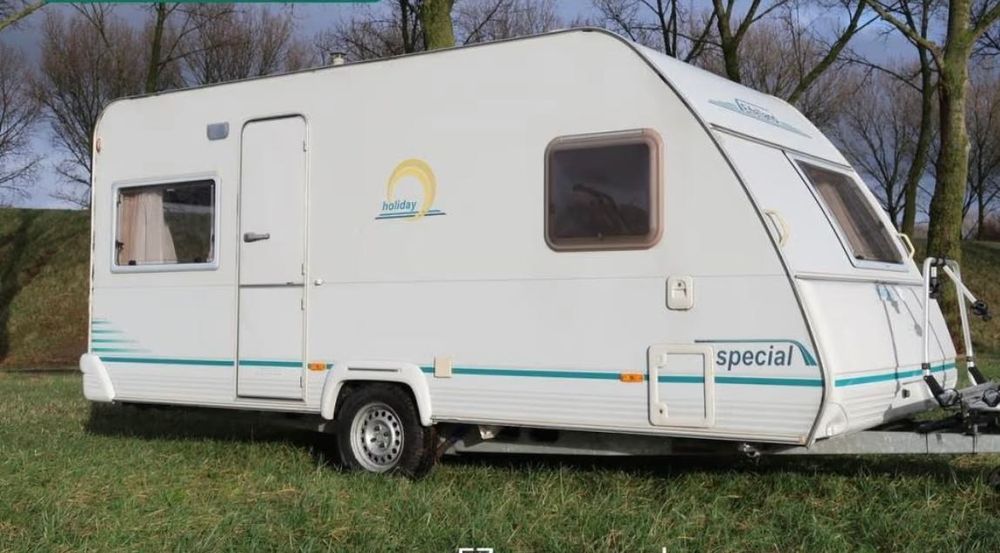 Rulotă Knaus în stare foarte bună,pat francez,carte de identitate Ro