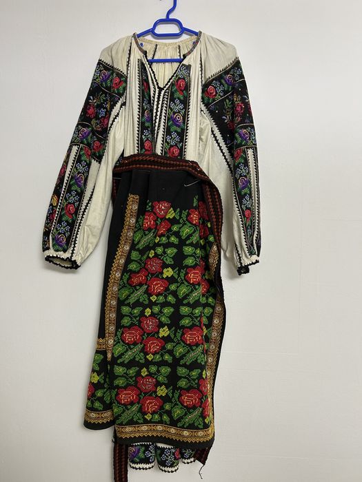 Costum popular înflorat - ARGES