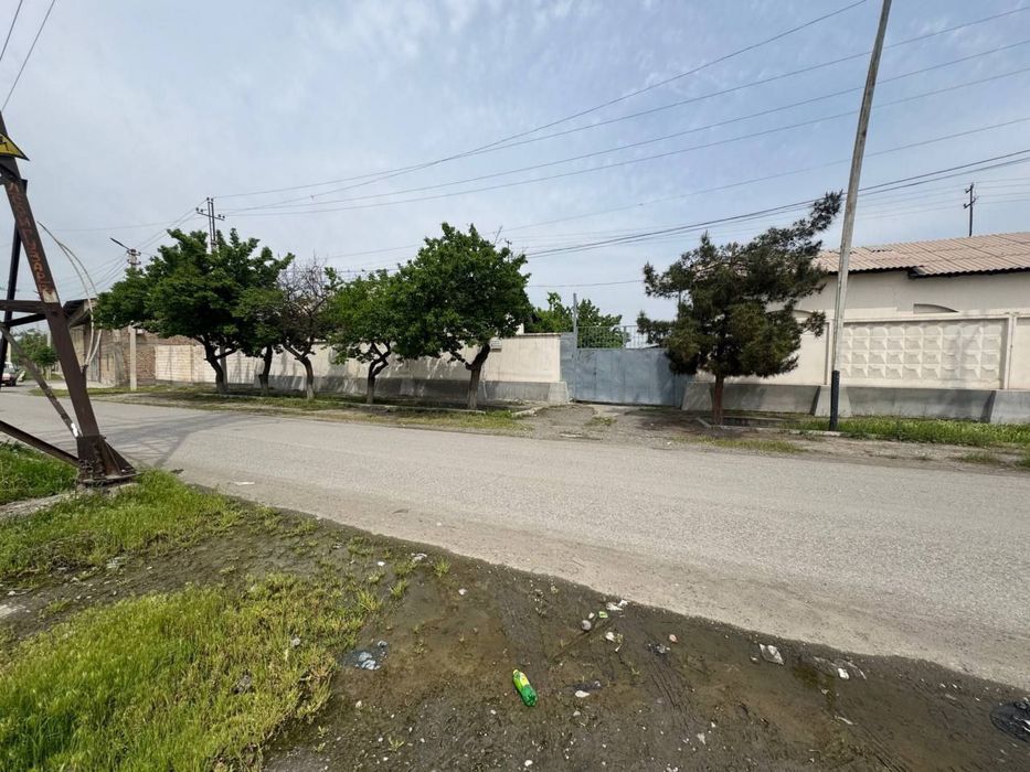 36 сотих нотурар бино сотилади