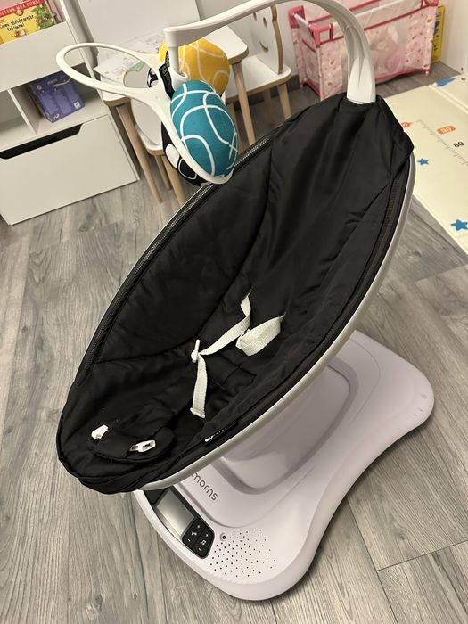Leagan mamaRoo 4 moms 4