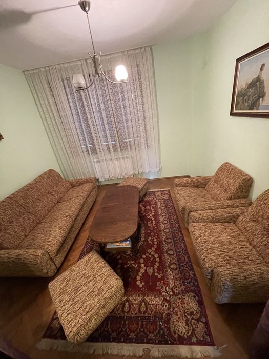 Холна гарнитура - триместен диван + 2 фотьойла + 2 табуретки и маса