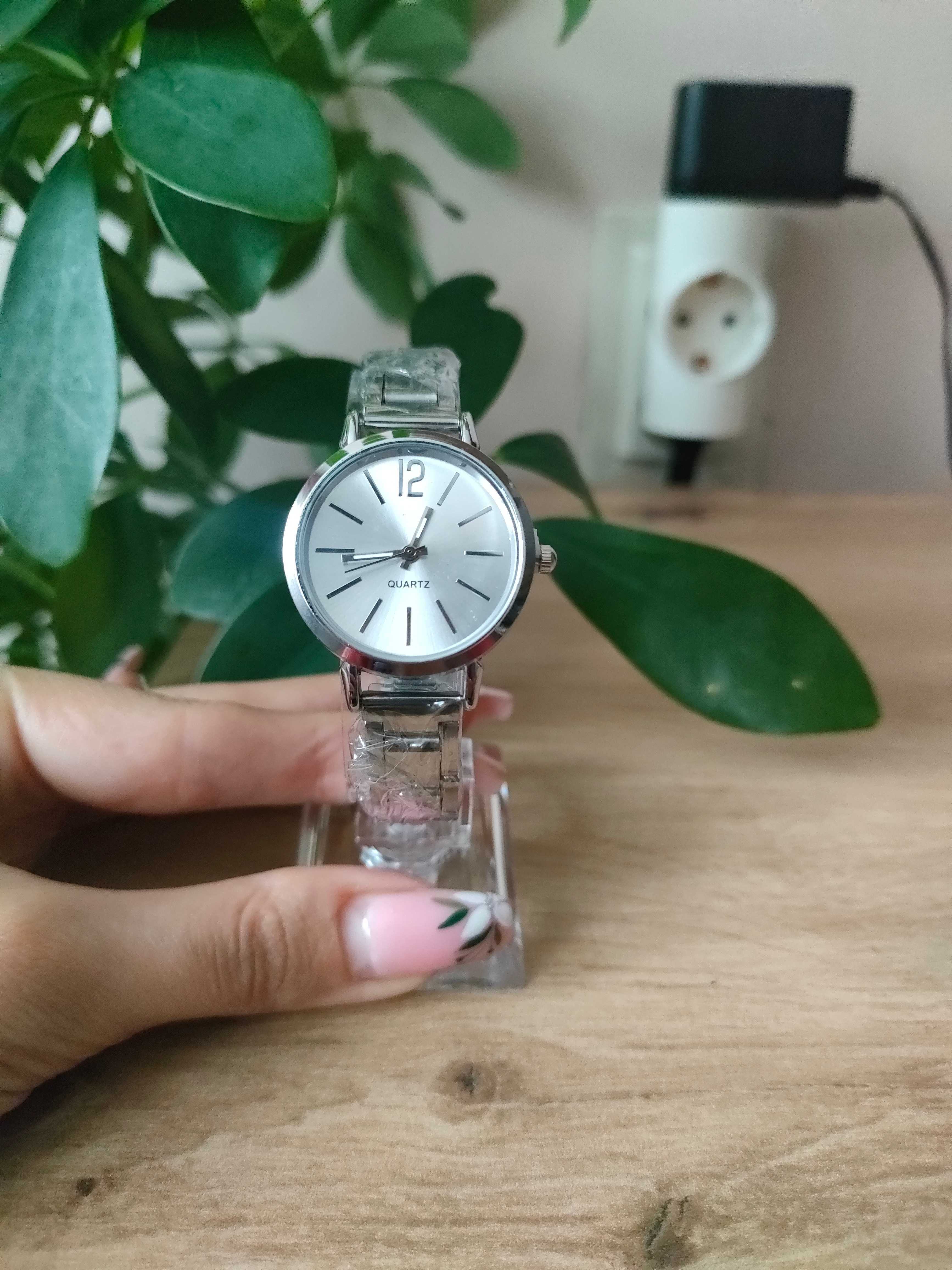 Часовник Quartz от неръждаема стомана