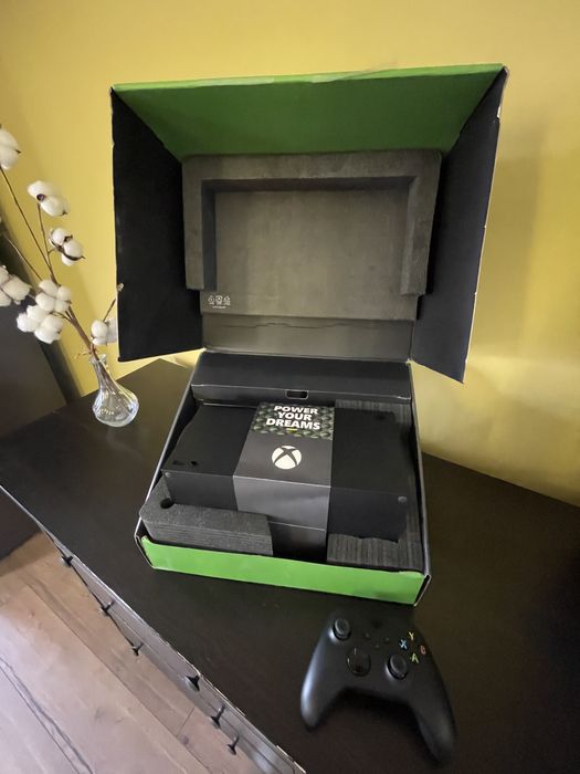 Xbox Series X  ( 1 Tb SSD )