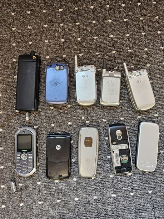 Lot 10 Telefoane Mobile Vintage/Retro (Nokia, Ericsson, LG, Samsung) –