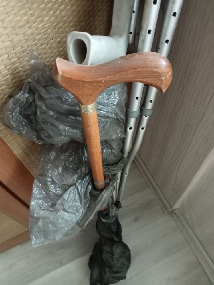 Костыли и ходунок