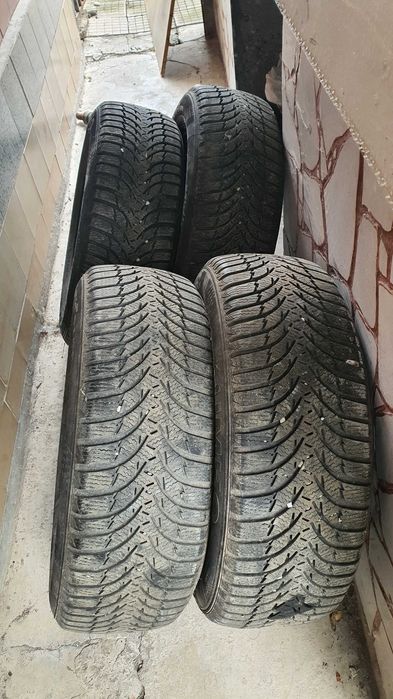 Зимни гуми 215 60 16 Кумхо