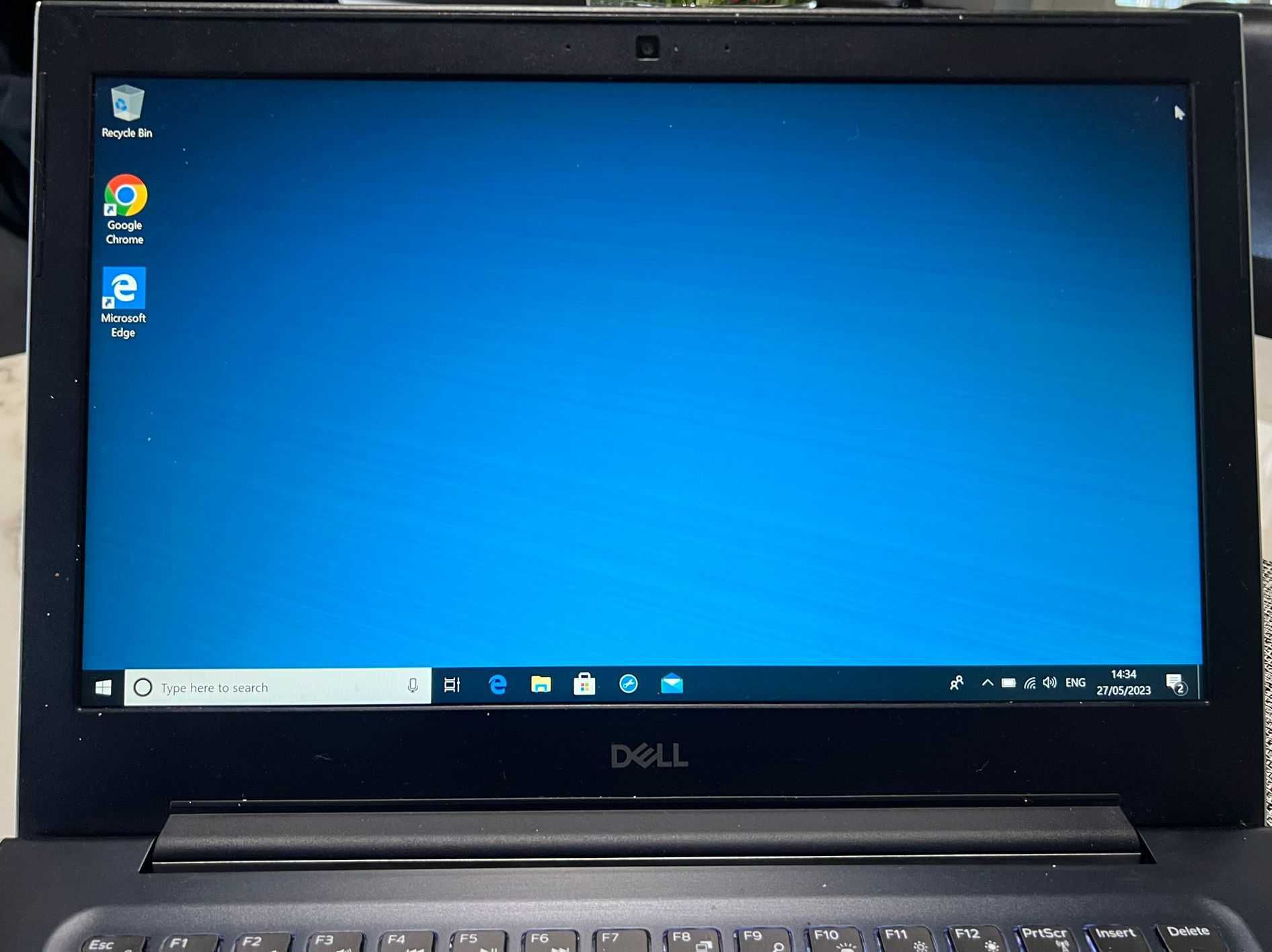 Лаптоп DELL Vostro 5471 I5-8250U 8GB 256GB SSD 14.0 HD Windows 10/11