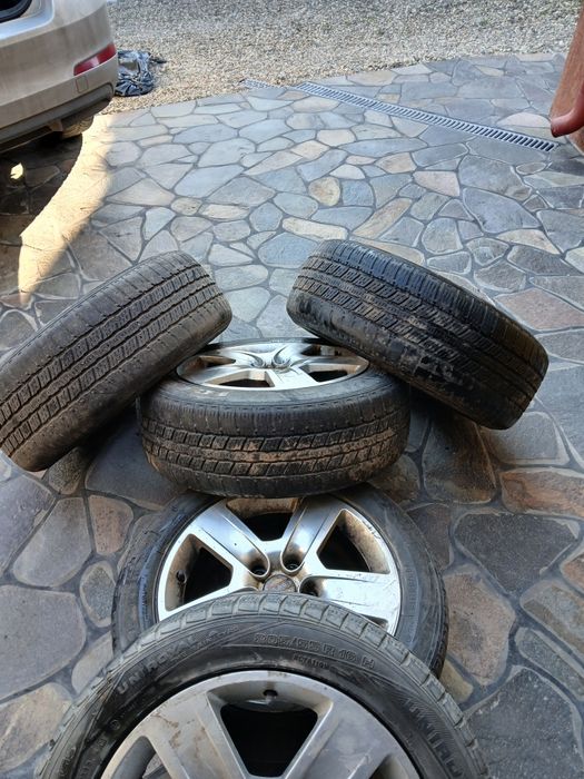 Vând jante pe 16 cu cauciucuri de iarna