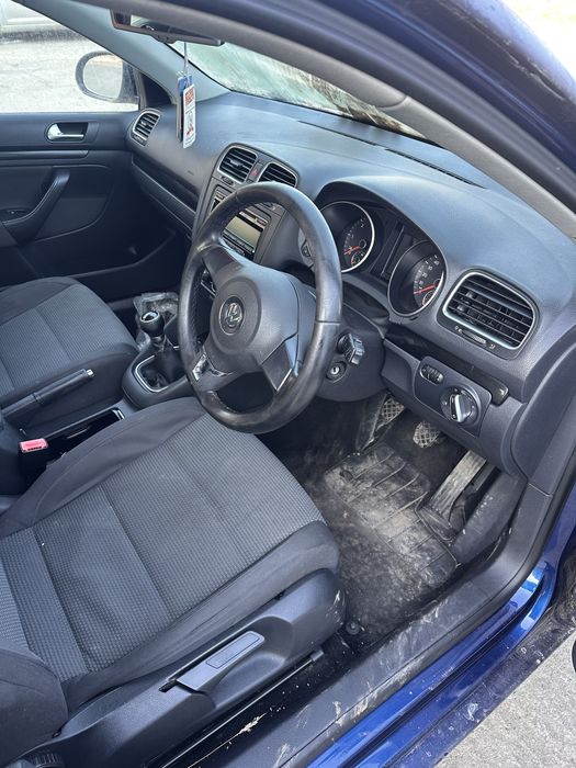 Фв голф 6 1.6тди комби на части / vw golf 6 1.6tdi