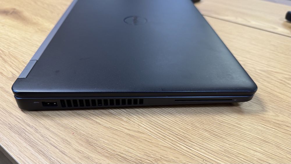 Dell e5470 8 ram 256 DDR4 i5vpro 14 inch
