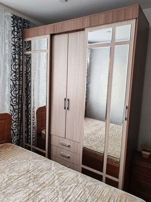 Шкаф- купе четырёхдверный
