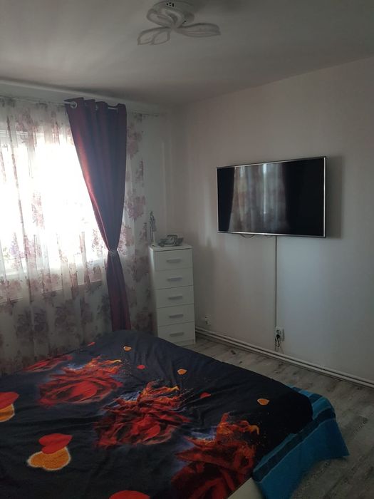 Vând apartament cu 3 camere