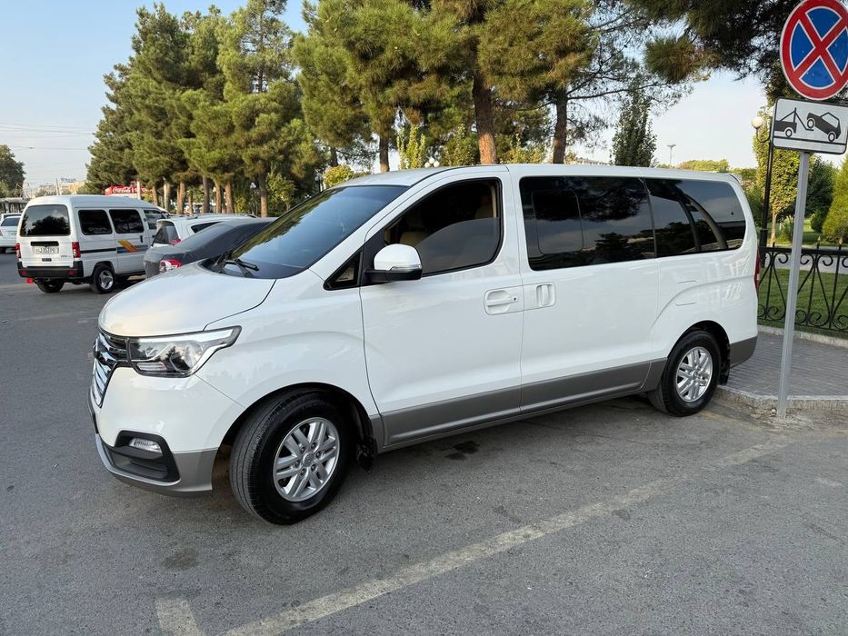 Продается минивэн HYUNDAI STAREX