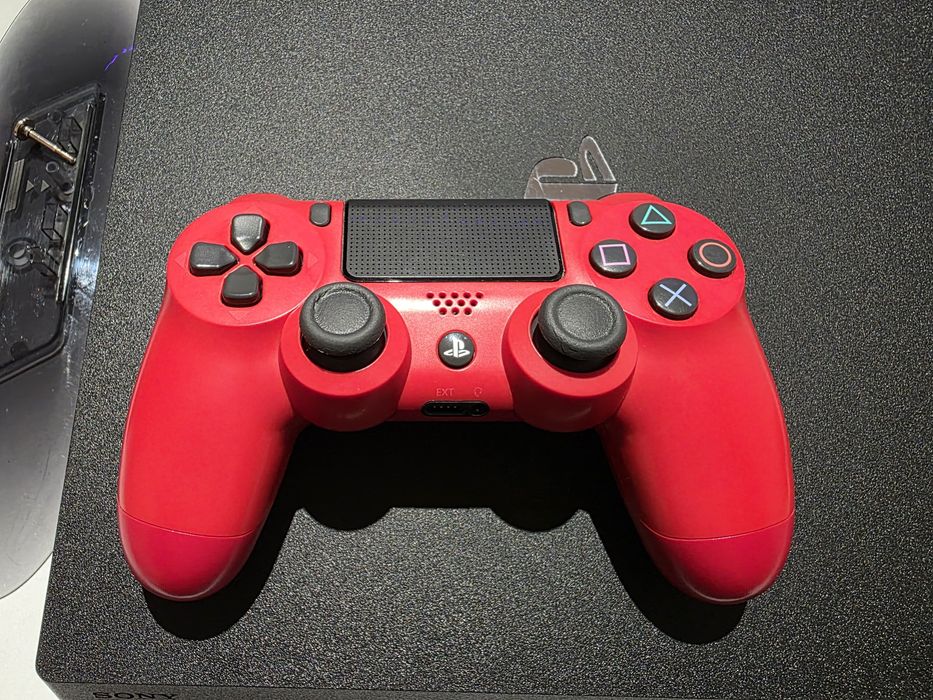 Vand PlayStation 4 Pro 1TB