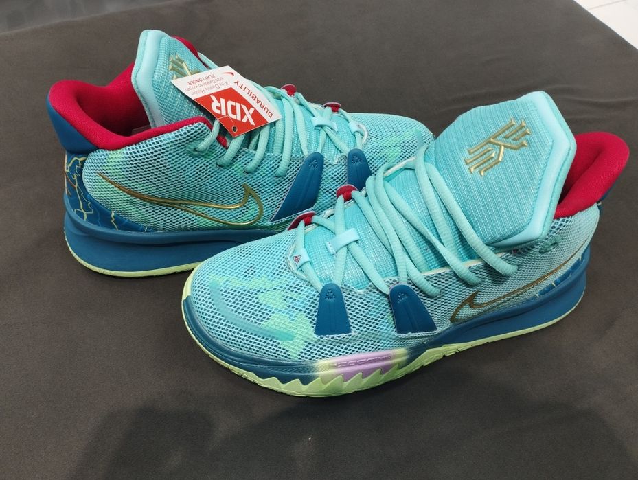 Nike     Kyrie 7