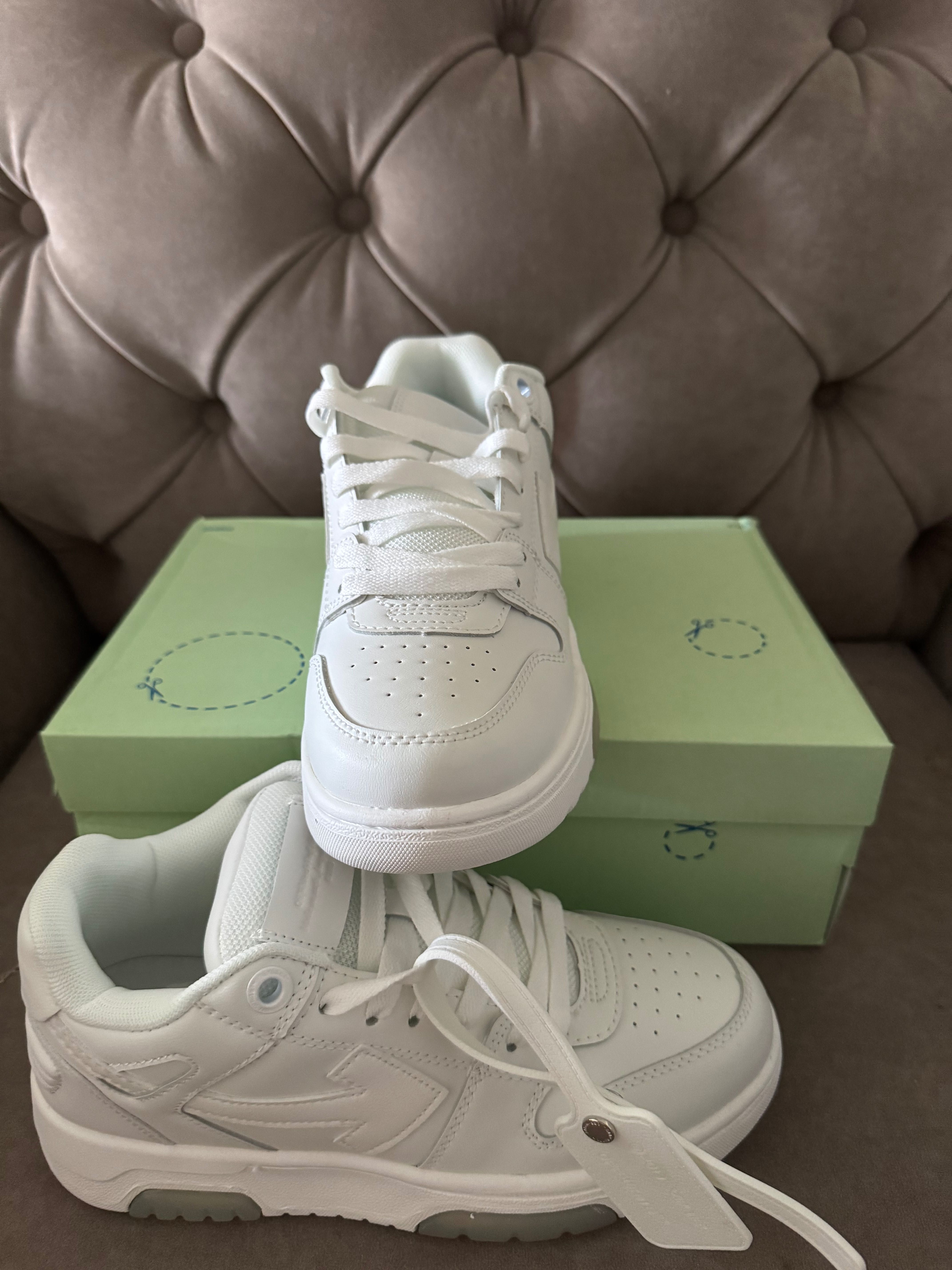 Off White “OOO” Sneakers Premium