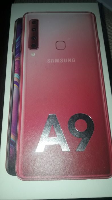 Продавам Samsung A9