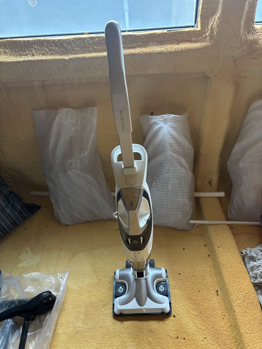 Aspirator Rowenta cu aburi